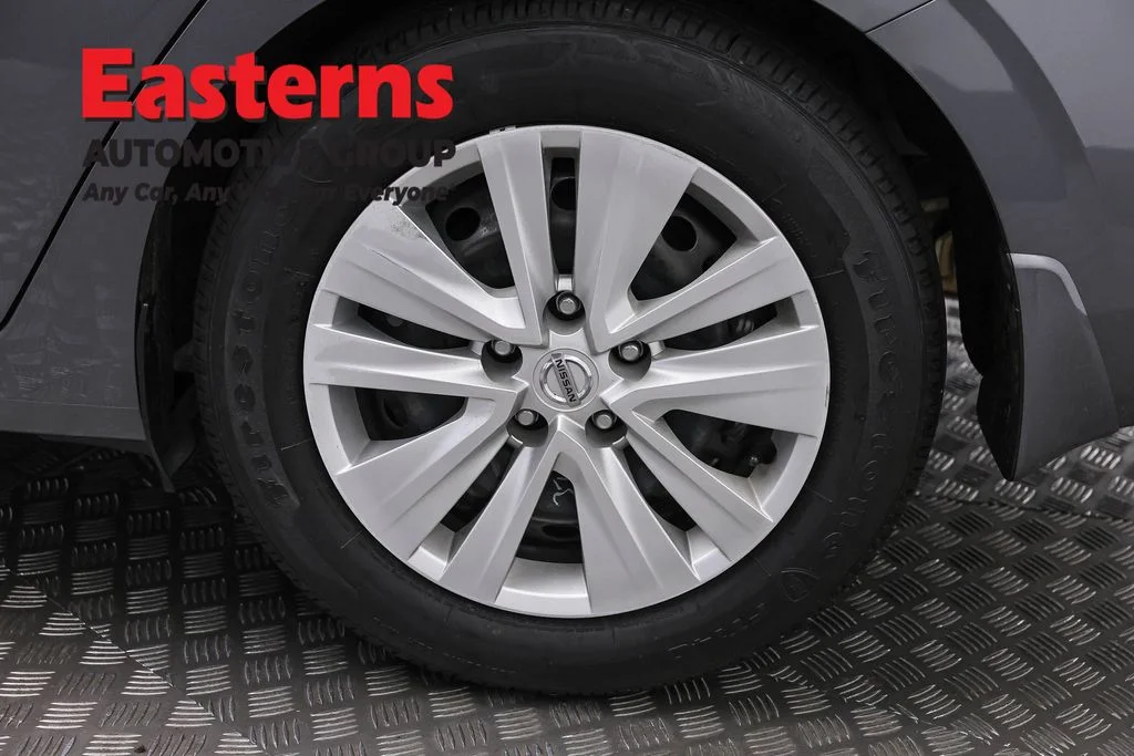 Used 2023 Gray Nissan S image 32