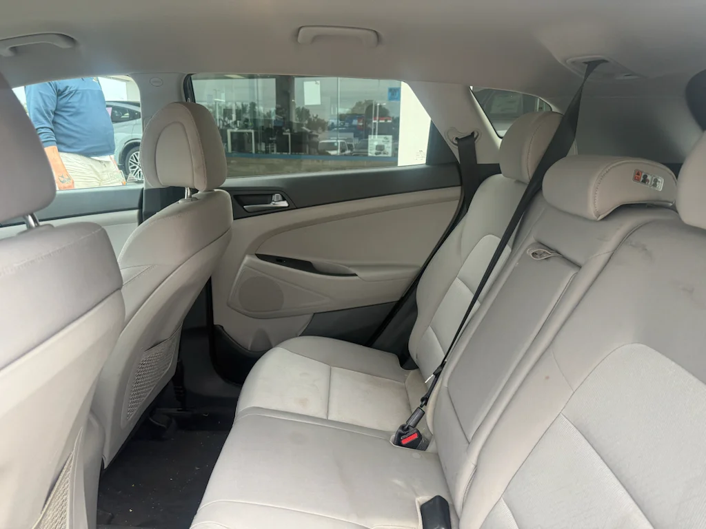 Used 2016 Coliseum Grey Hyundai SE image 5
