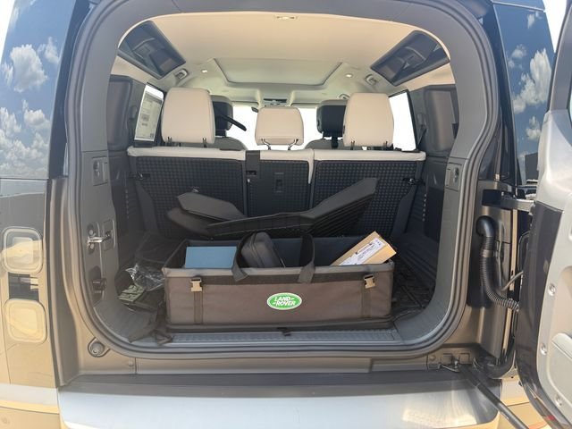 New 2026 Carpathian Grey LAND ROVER S image 18