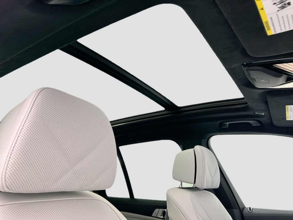 New 2026 Alpine White BMW xDrive50e image 17
