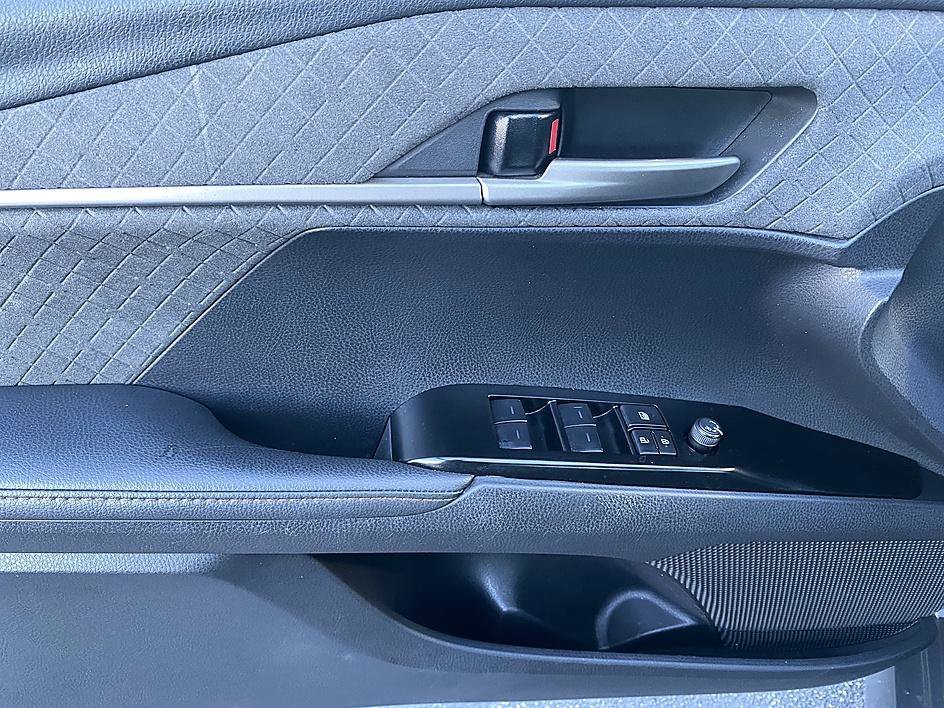 Used 2025 Underground Toyota XLE image 9