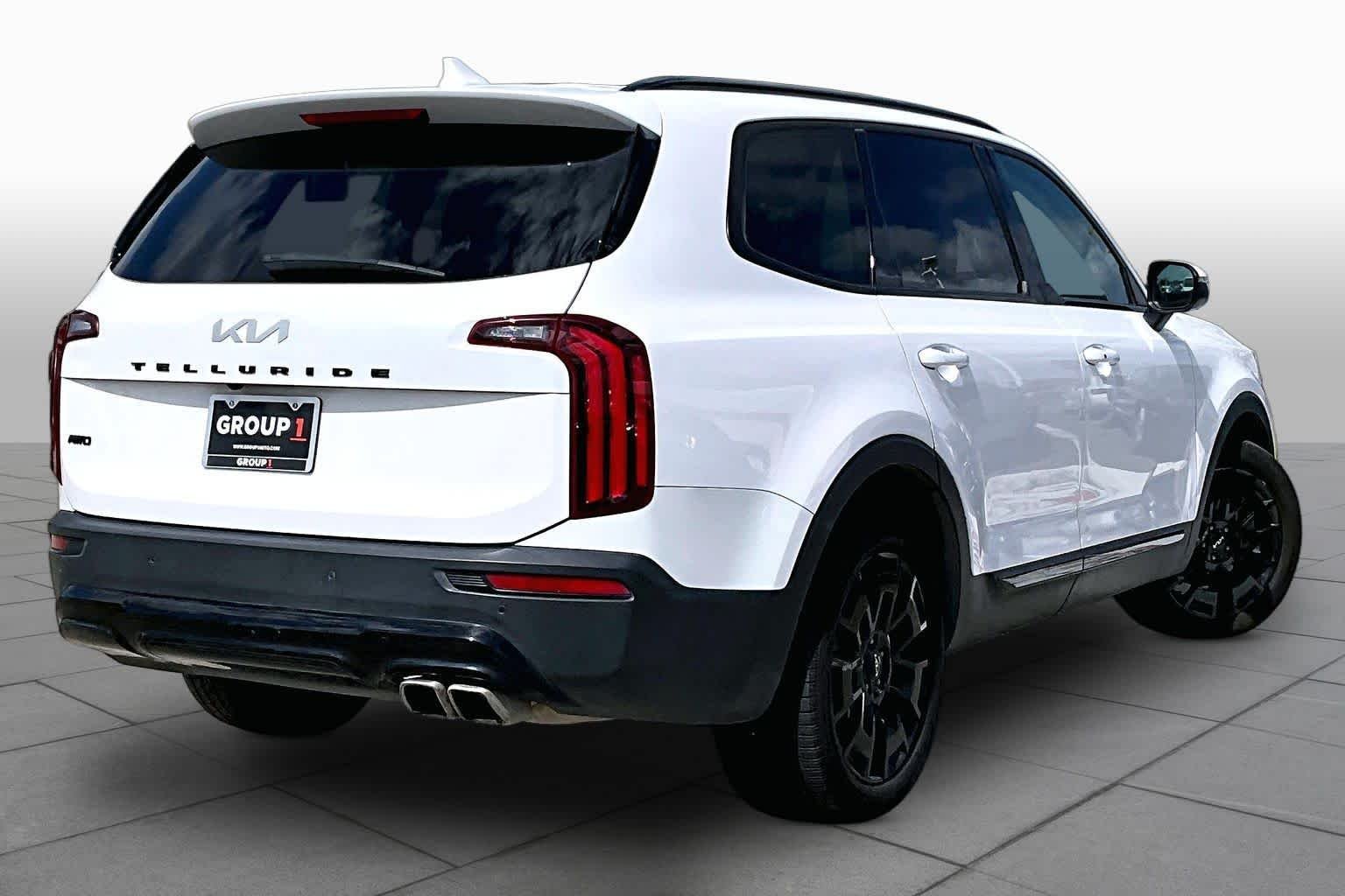Used 2022 Glacial White Pearl Kia EX image 12