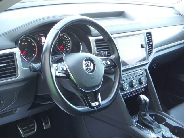 Used 2019 White Volkswagen 3.6L V6 SE image 12