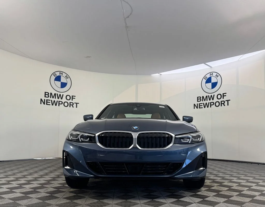New 2026 Arctic Race Blue metallic BMW 330i xDrive image 4