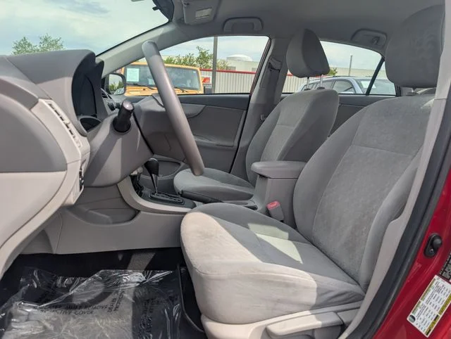 Used 2009 Red Toyota  image 7