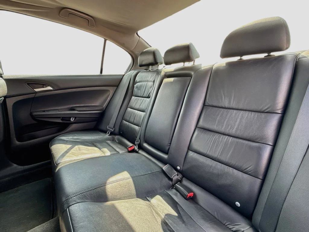 Used 2011 Crystal Black Pearl Honda SE image 33