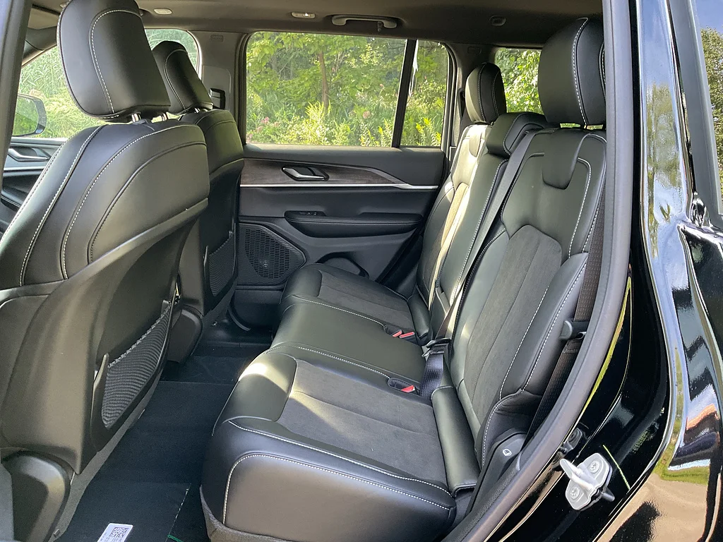 New 2027 High Gloss Black Jeep Laredo Altitude image 9