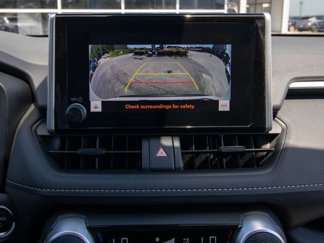 2024 Toyota RAV4 XLE - Photo 25