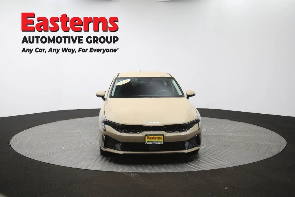 Used 2025 Red Kia LXS image 55