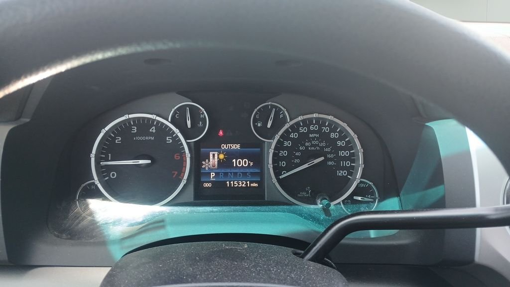 Used 2014 White Toyota SR5 image 10