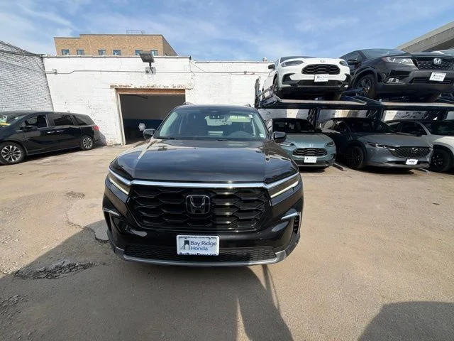 Used 2023 Black Honda Touring image 2
