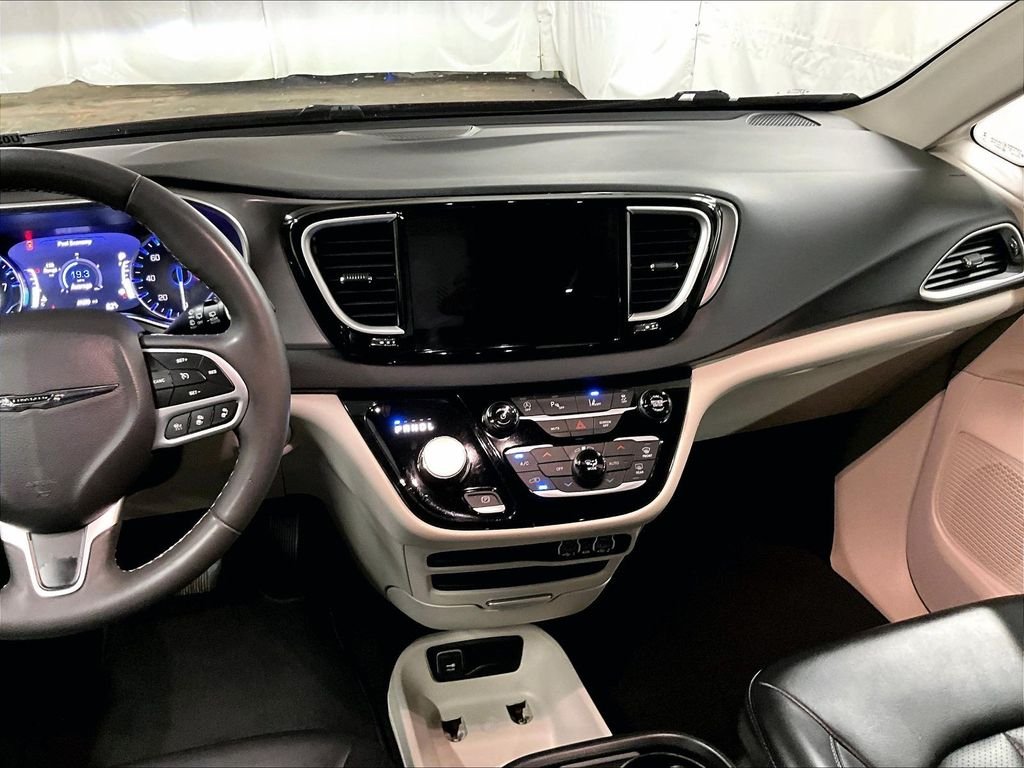 Used 2023 Red Chrysler Touring L image 18