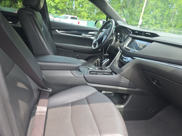 Used 2025 Black Cadillac Premium Luxury image 7