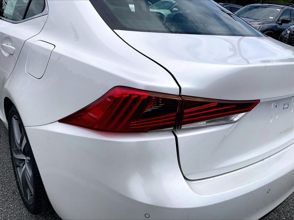 Used 2017 Eminent White Pearl Lexus 200t image 31