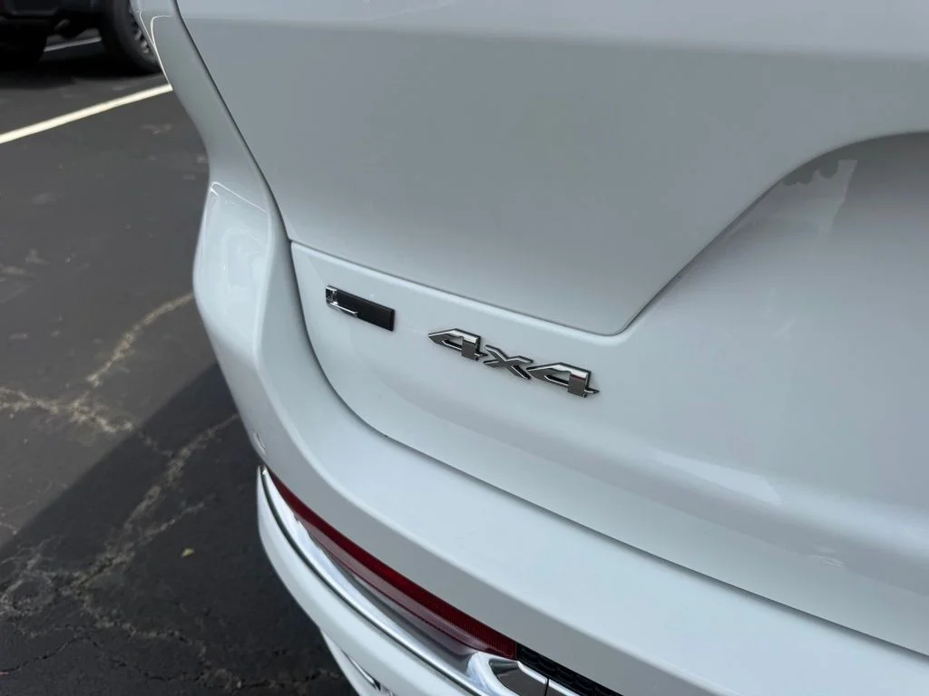 Used 2021 White/off-white Jeep Overland image 46