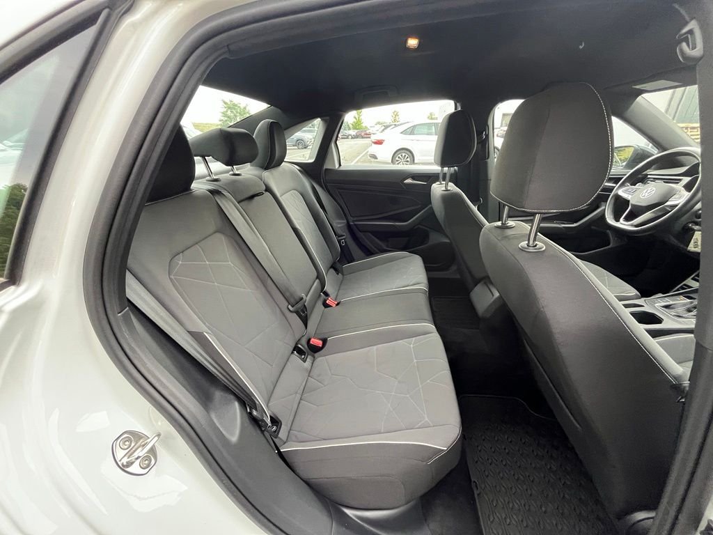 Used 2025 White Volkswagen 1.5T Sport image 27