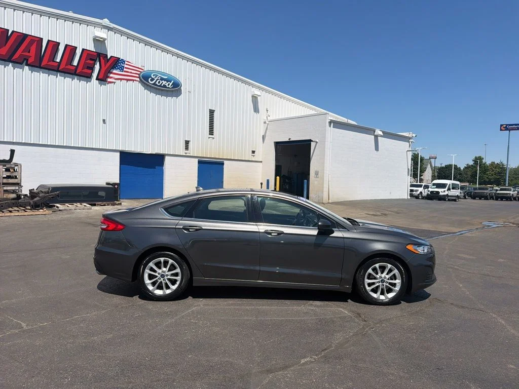 Used 2019 Gray Ford SE image 8