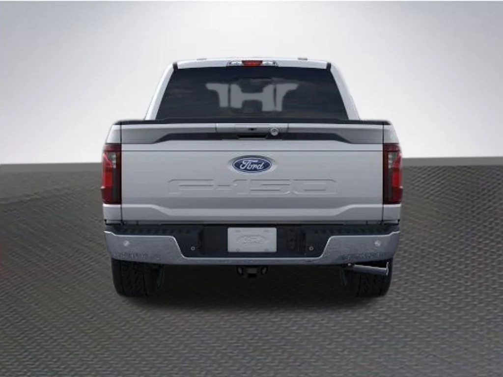 New 2026 Iconic Silver Metallic Ford XLT image 5