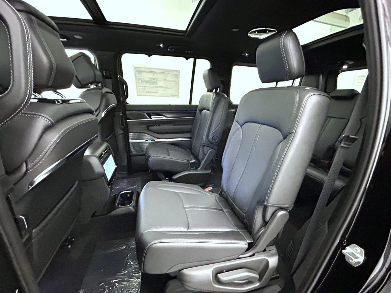 New 2026 Black Jeep Summit Obsidian image 22