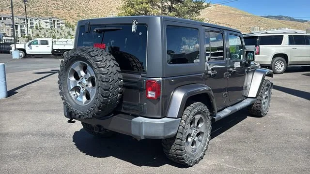 Used 2018 Gray Jeep Sahara 4x4 image 3
