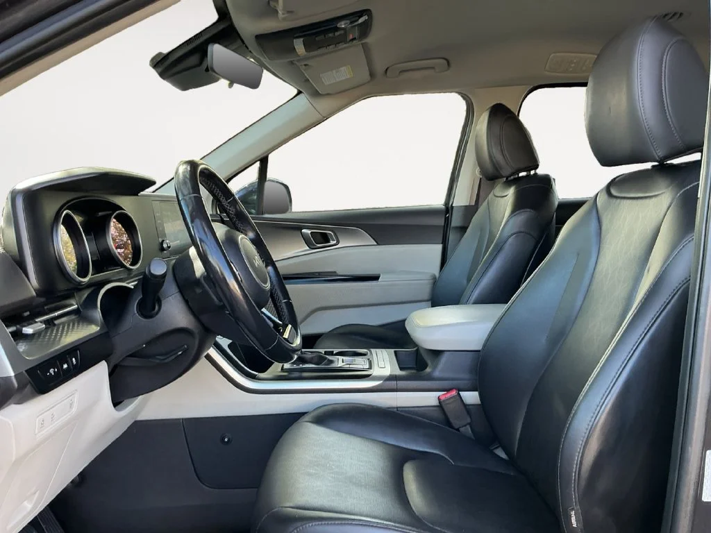 Used 2022 Gray Kia LXS image 16