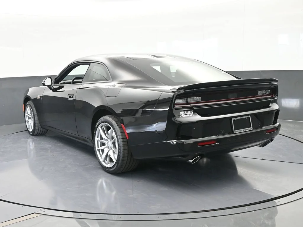 New 2026 Diamond Black Crystal Pearlcoat Dodge Scat Pack image 4