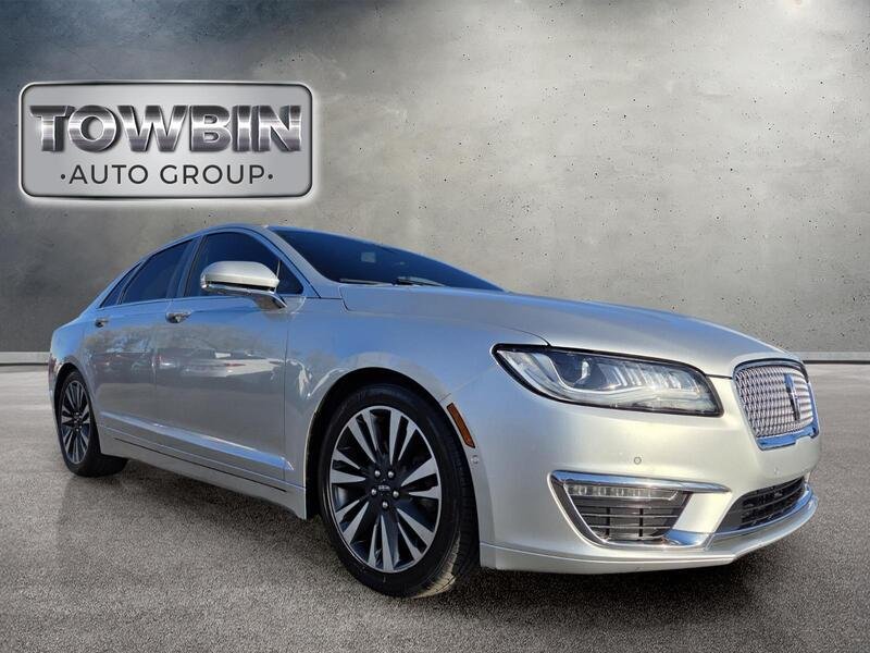 Used 2019 Silver Lincoln Reserve image 2