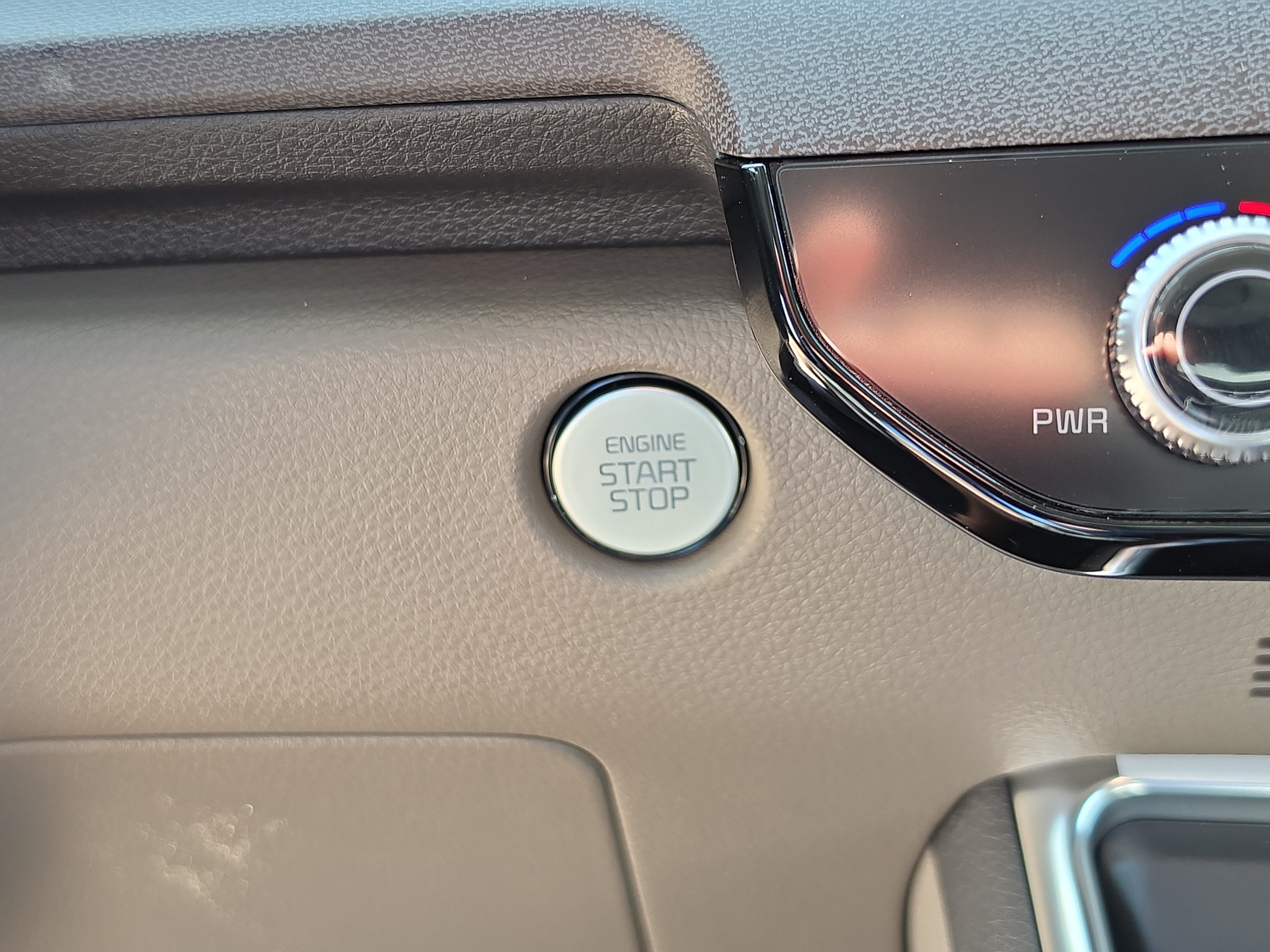 New 2026 Snow White Pearl Kia SX image 29