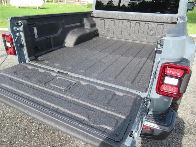 New 2026 Anvil Clear-Coat Exterior Paint Jeep Mojave image 30