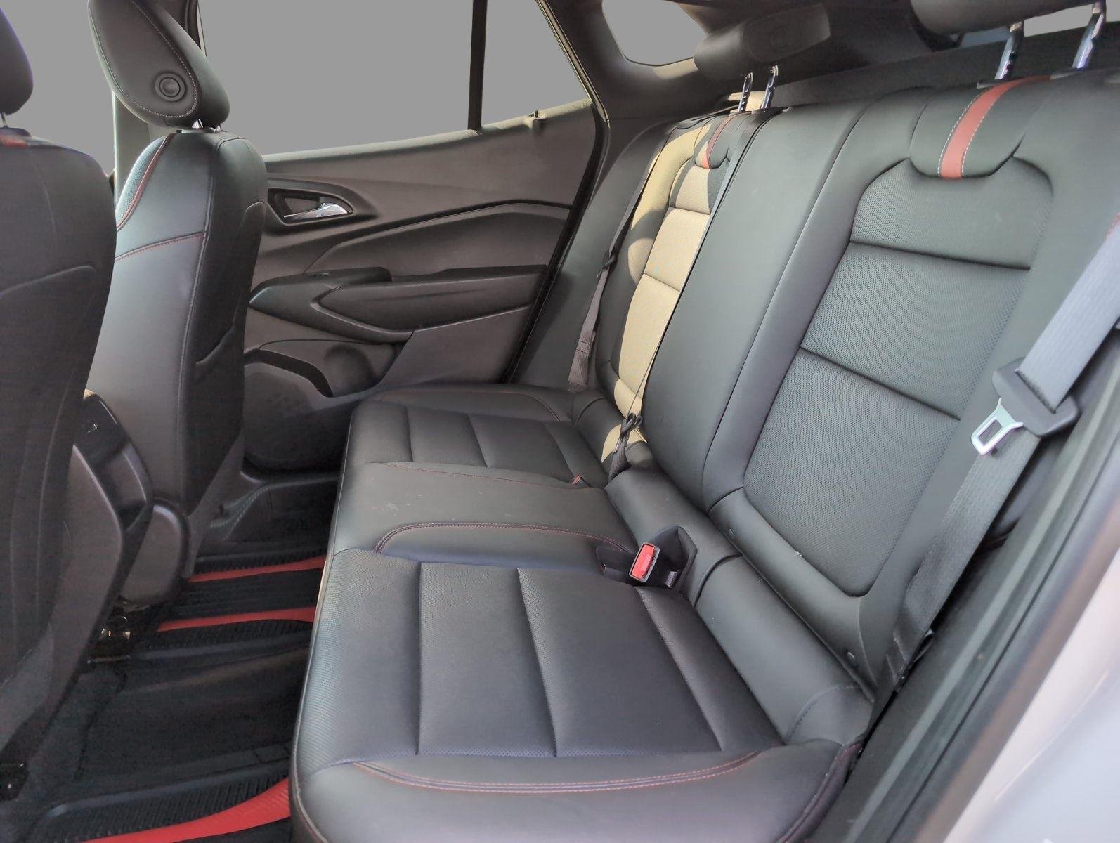 Used 2025 Summit White Chevrolet 2RS image 35