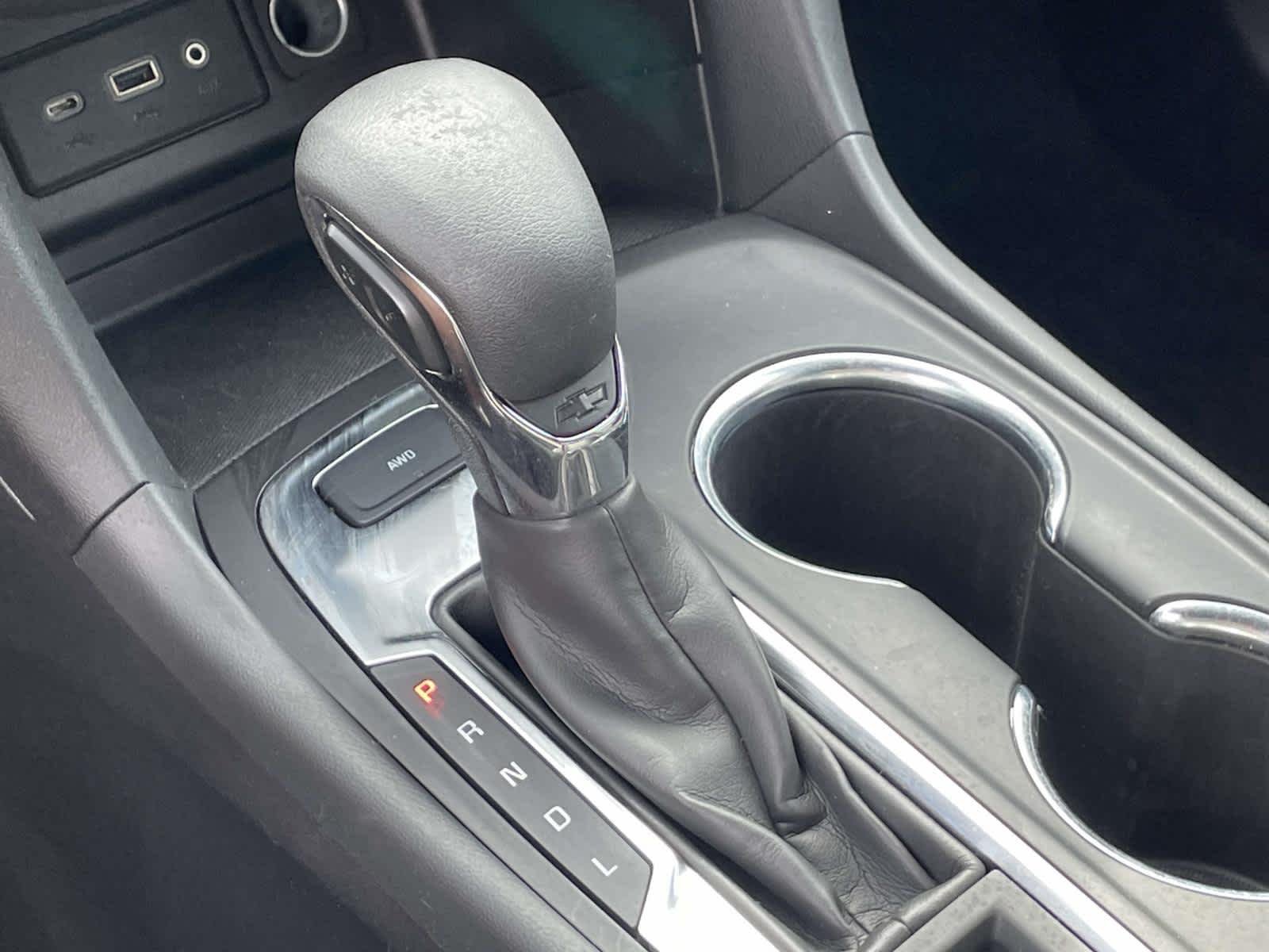Used 2022 Summit White Chevrolet LT image 25