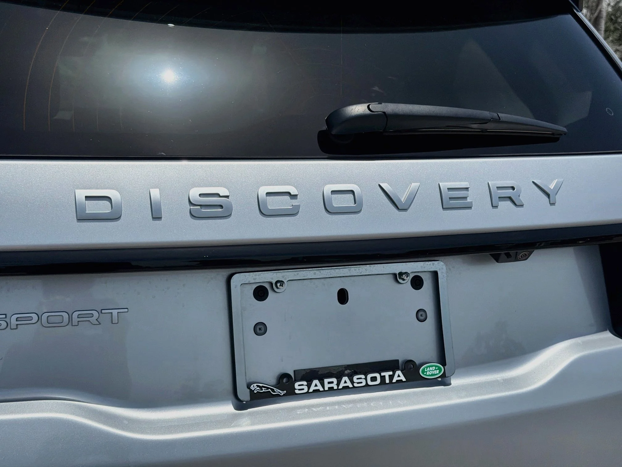 Certified Used 2025 Hakuba Silver Metallic Land Rover S image 11