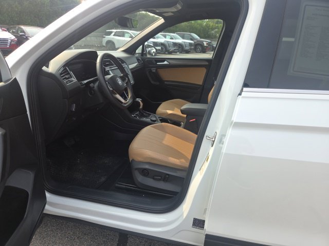 Used 2023 White Volkswagen 2.0T SE image 10