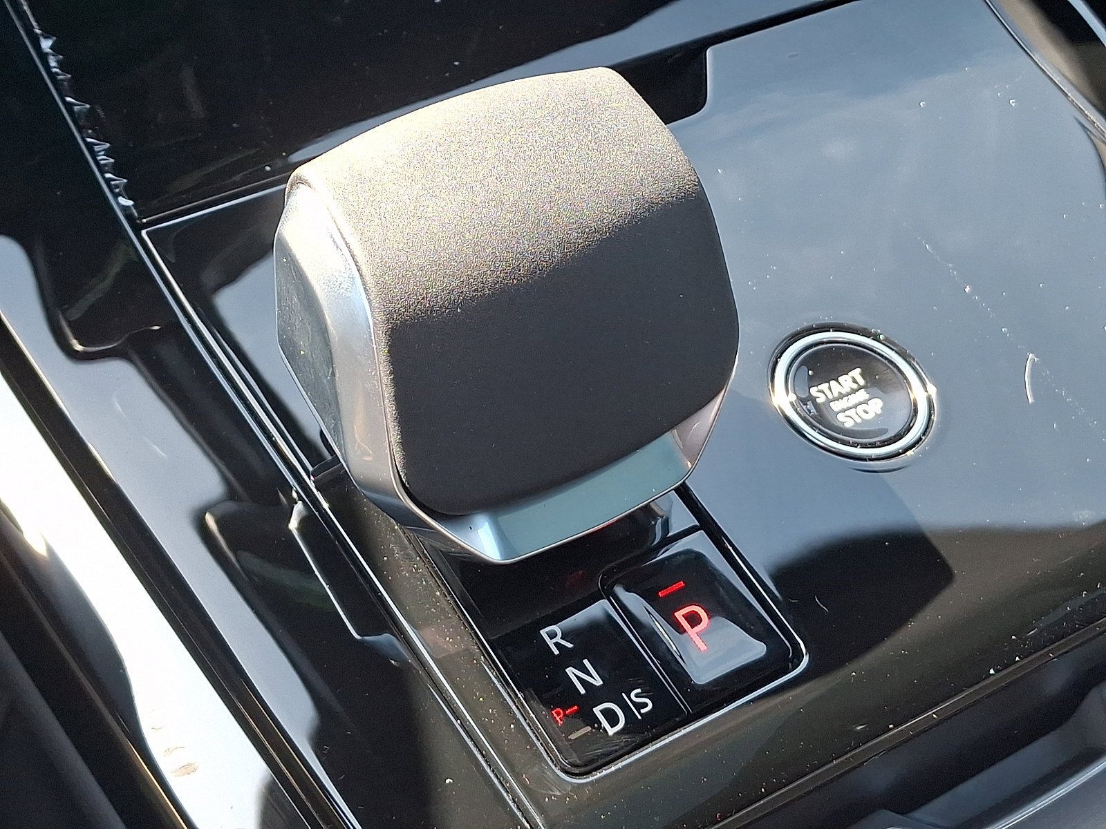 New 2026 Carpathian Grey Land Rover  image 12