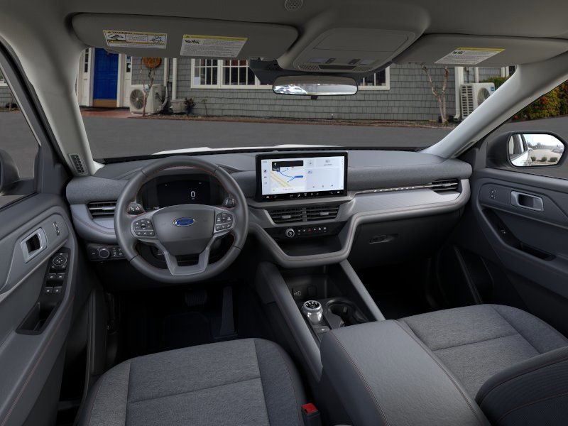 Used 2026 Star White Metallic Tri-Coat Ford Active image 9