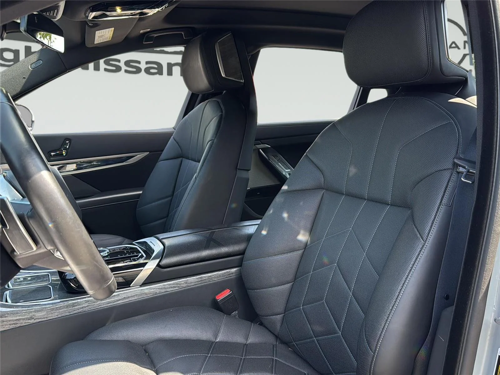 Used 2025 GRAY BMW 740i xDrive image 18