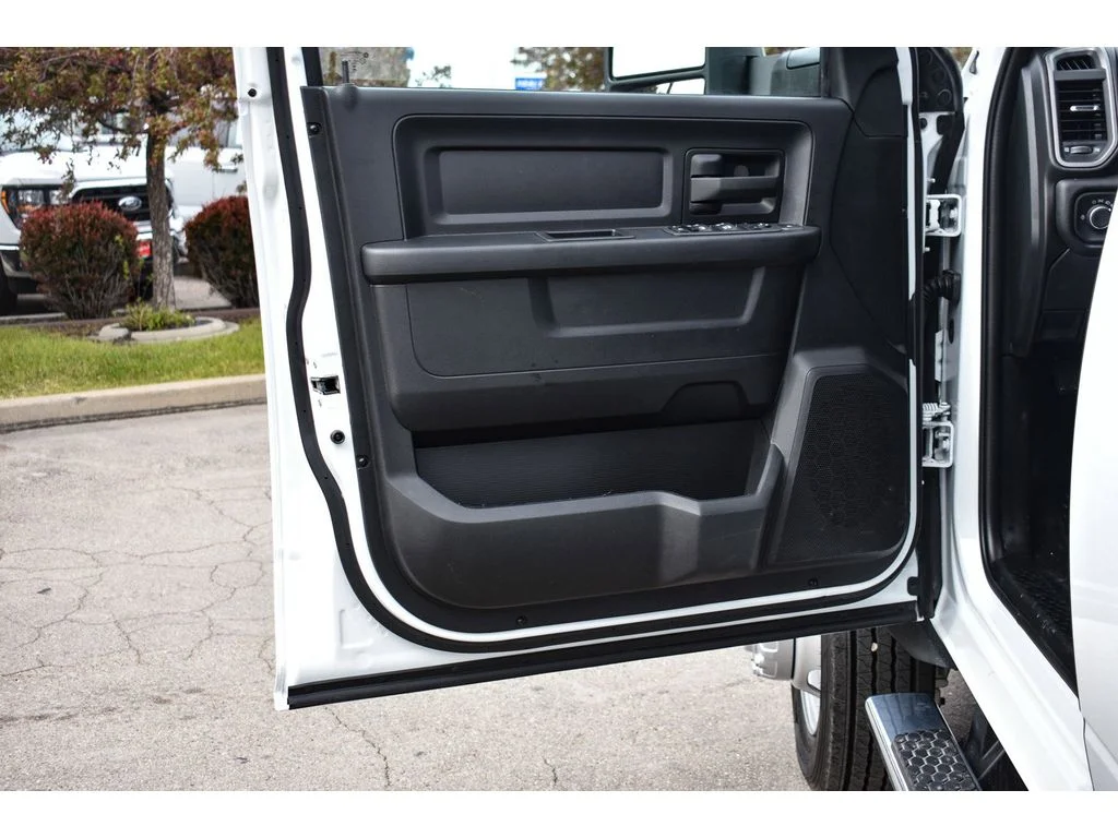 New 2024 Bright White Clearcoat Ram Tradesman image 30