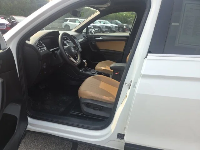 Used 2023 White Volkswagen 2.0T SE image 10