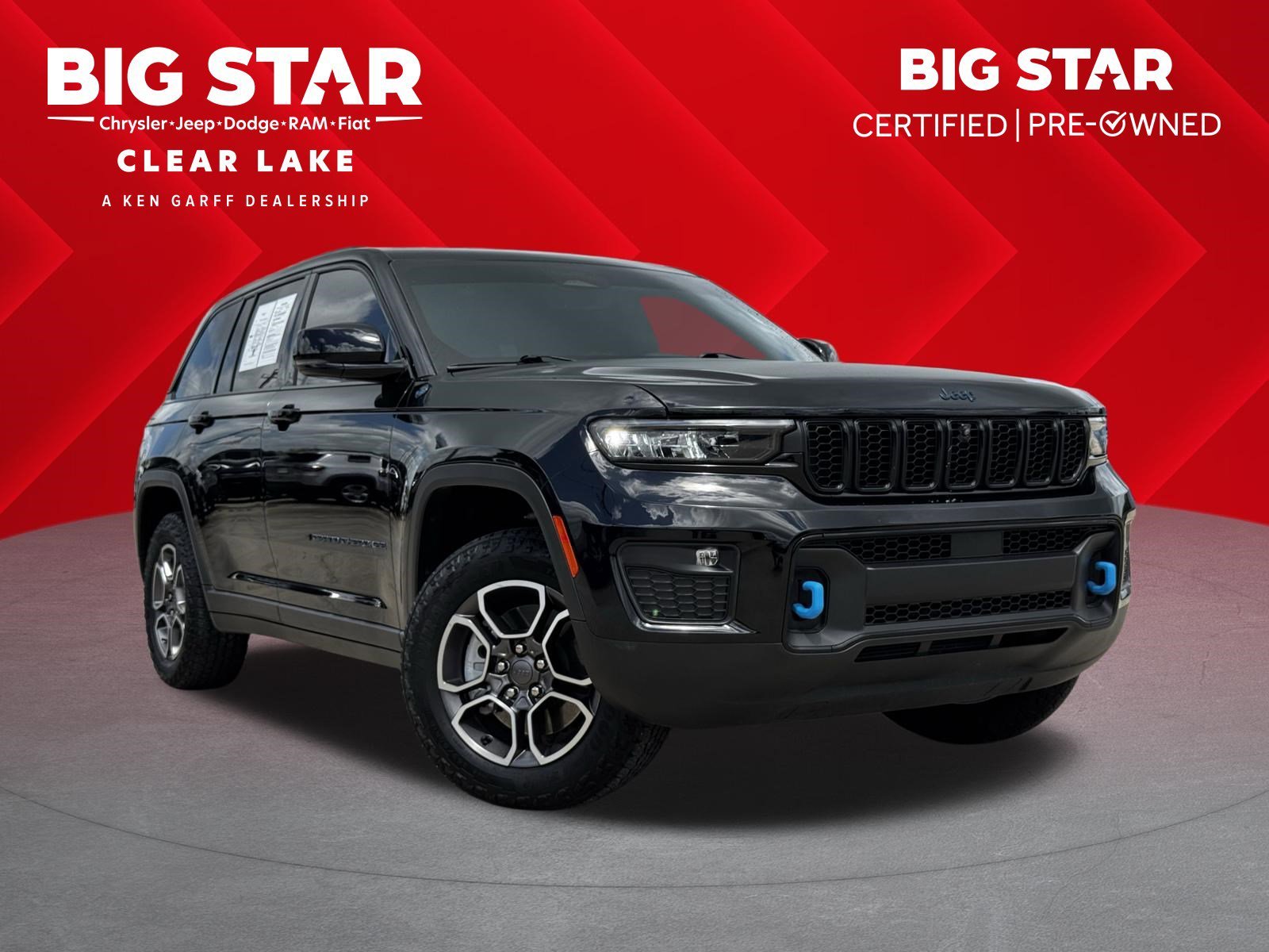 Used 2022 Diamond Black Crystal Pearlcoat Jeep Trailhawk image 1