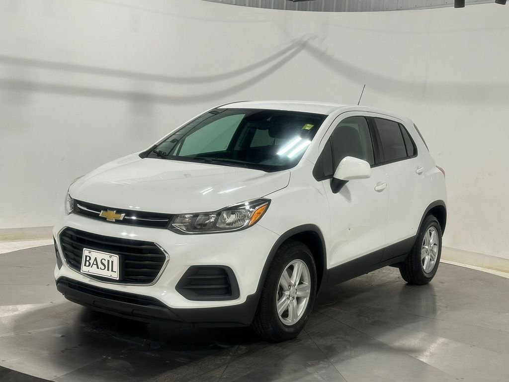 Used 2020 White Chevrolet LS image 8