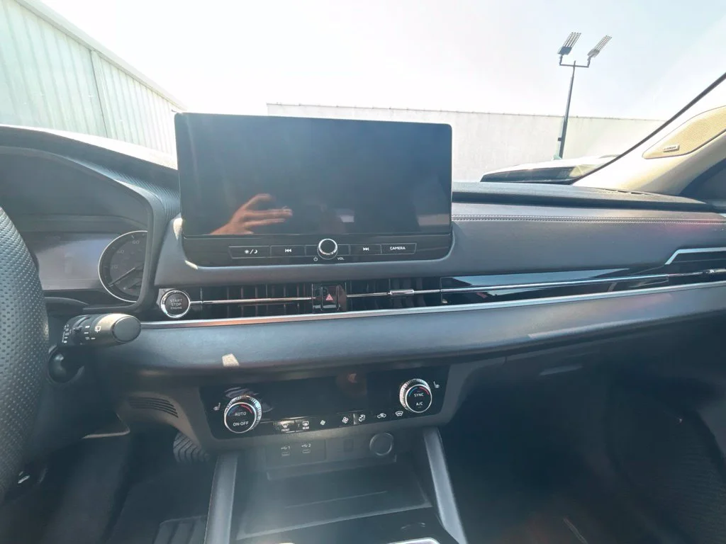 Used 2025 Red Mitsubishi SE image 13