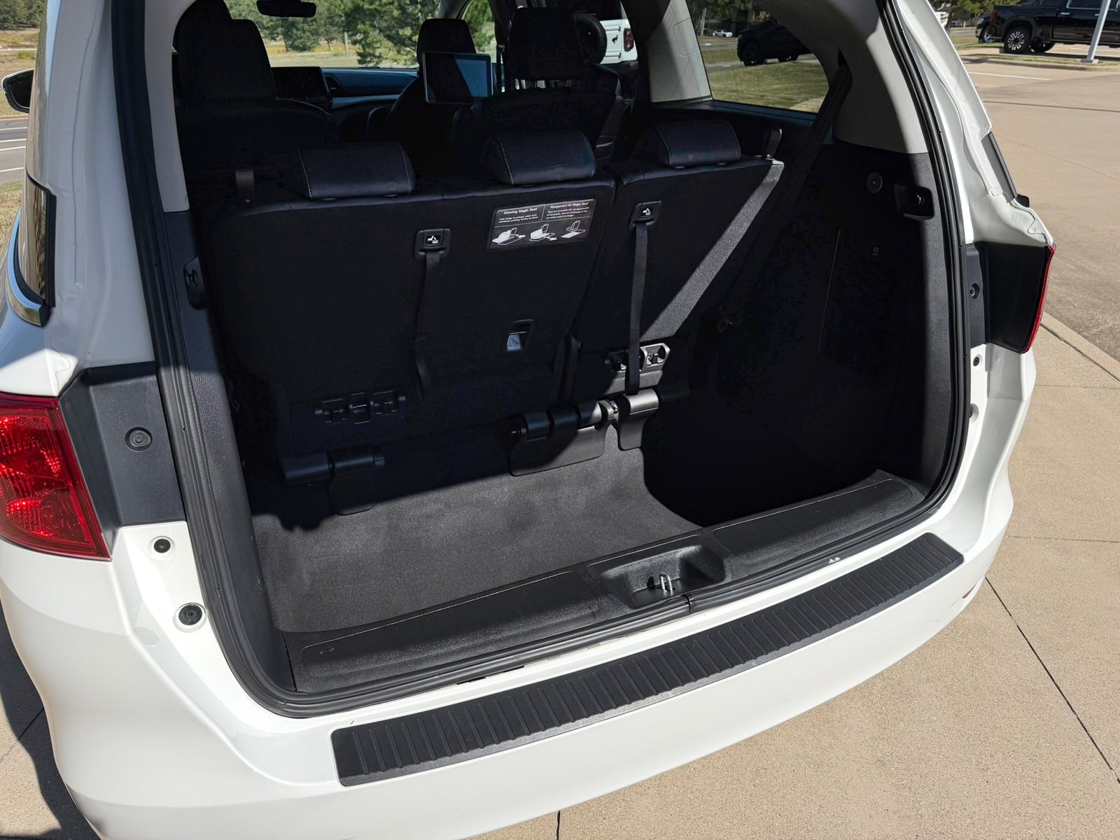 Certified Used 2022 Platinum White Pearl Honda EX-L image 33