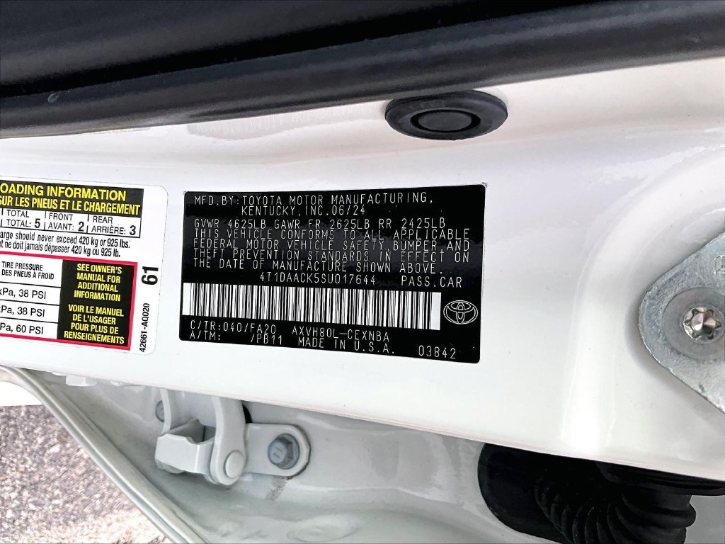 Used 2025 White Toyota LE image 36