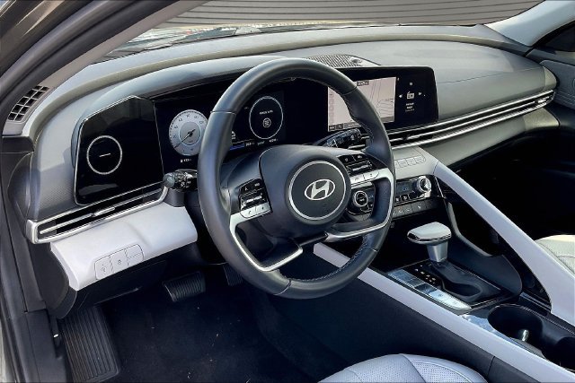 2024 Hyundai Elantra Limited - Photo 18