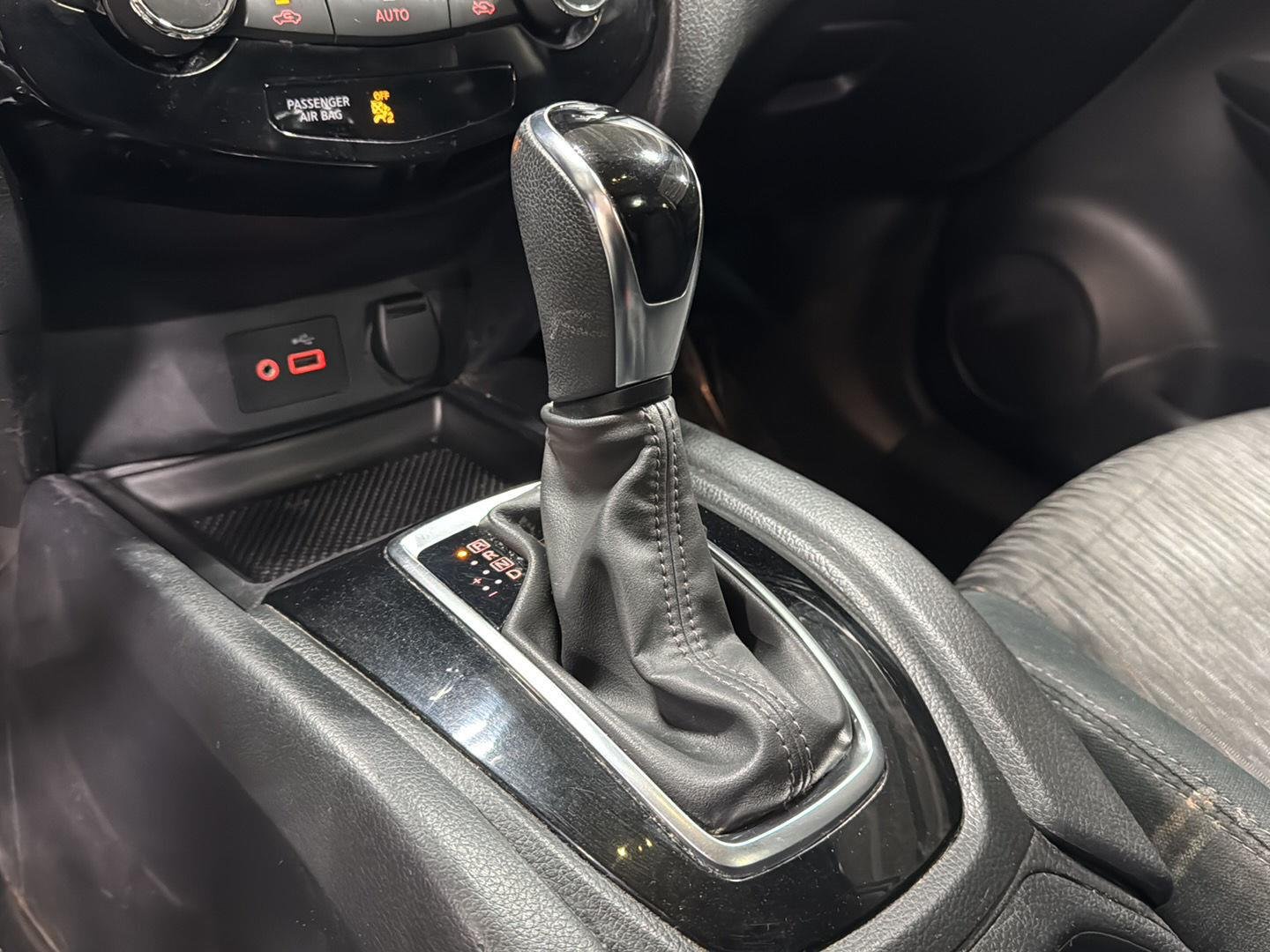 2018 Nissan Rogue SV - Photo 41