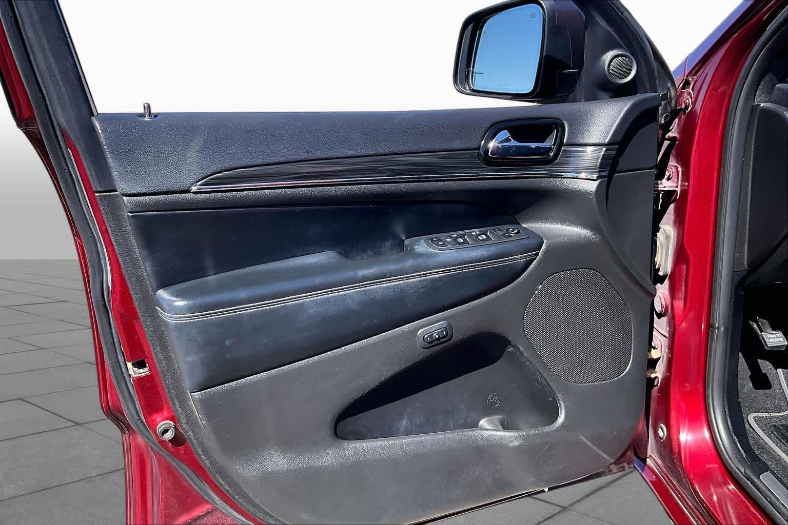 Used 2021 Velvet Red Pearlcoat Jeep 80th Anniversary image 22