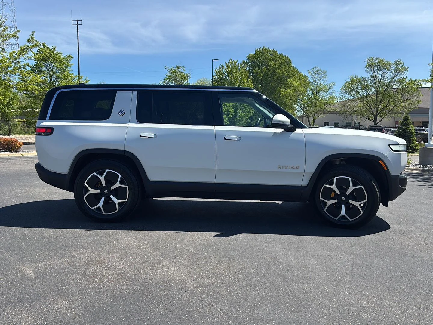 Used 2024 Glacier White Rivian Adventure image 10