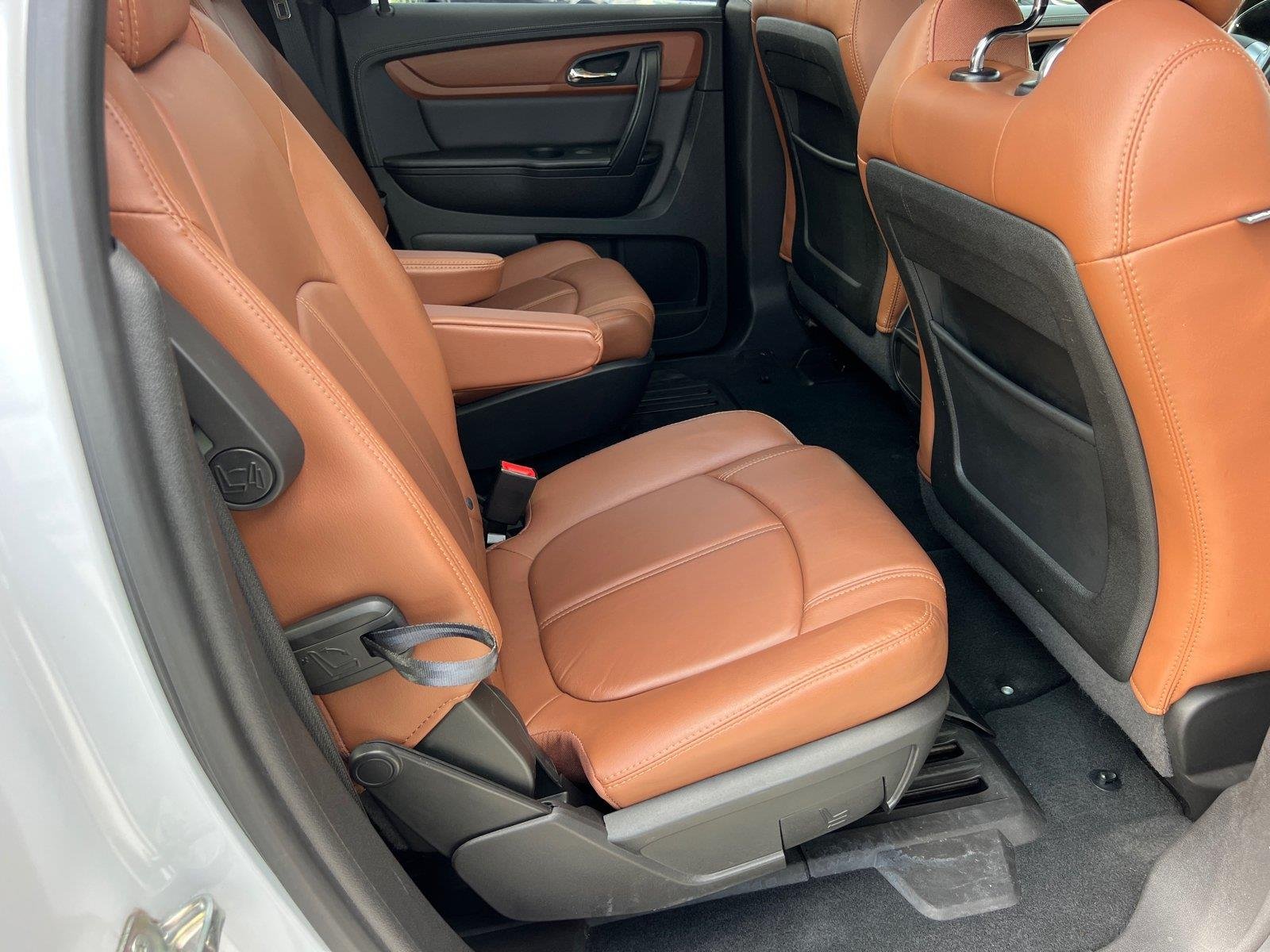 Used 2016 Iridescent Pearl Tricoat Chevrolet LT image 15