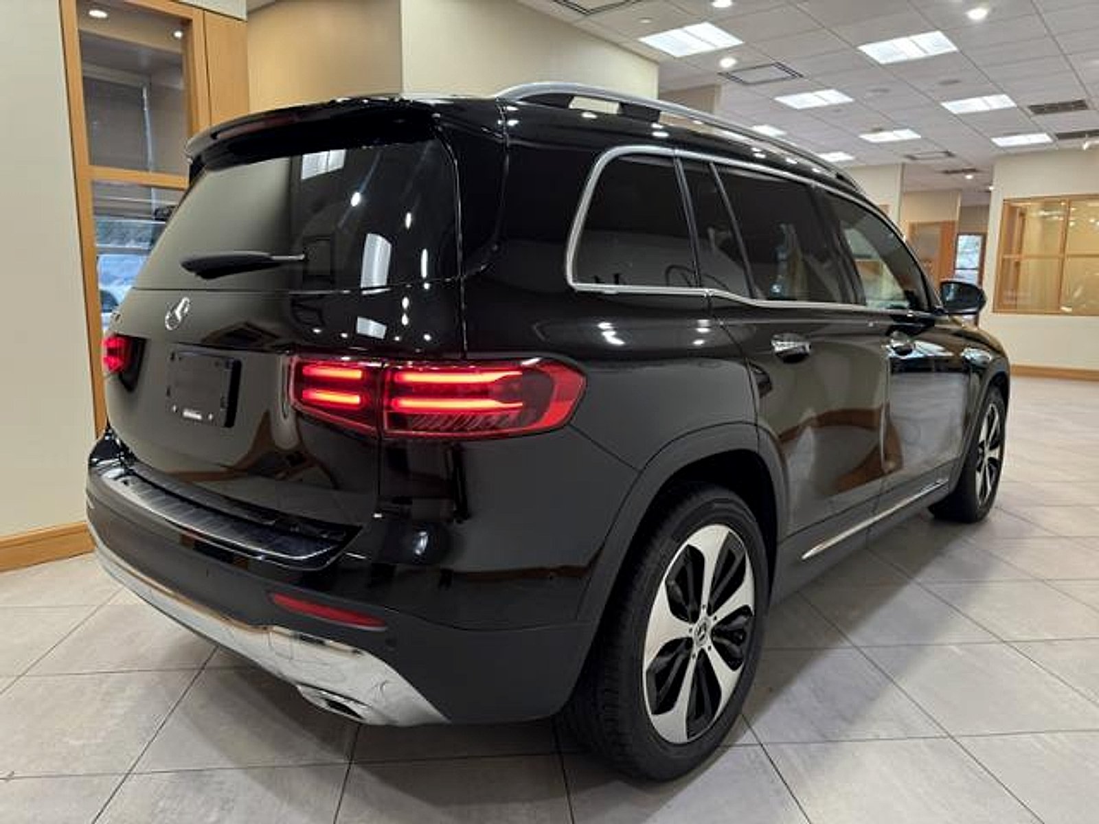 Certified Used 2025 Night Black Mercedes-Benz  image 5