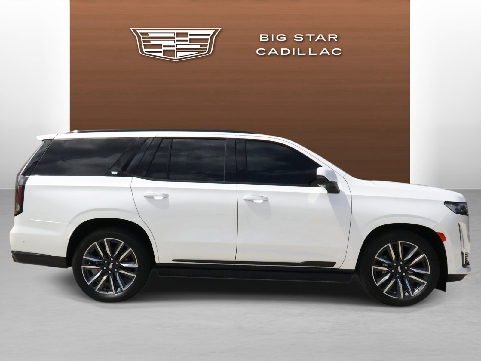 Used 2024 Crystal White Tricoat Cadillac Sport Platinum image 5
